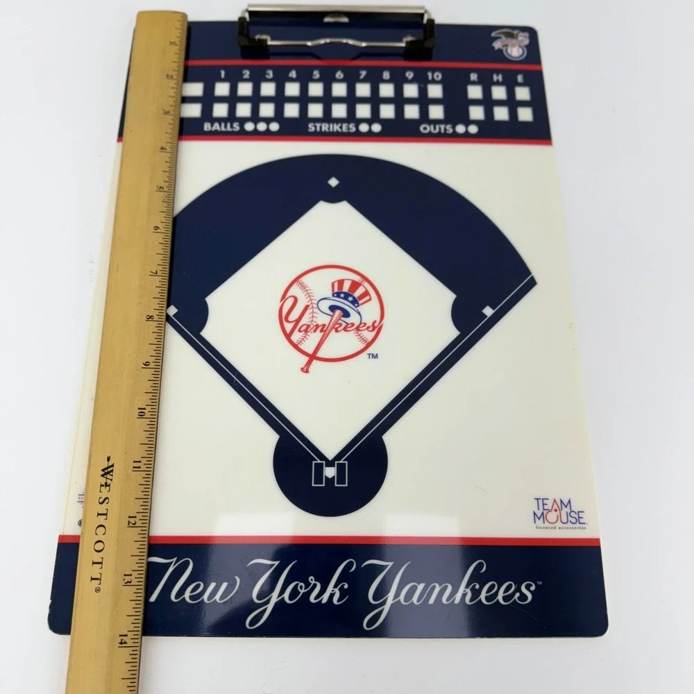 Vintage MLB New York Yankees Baseball Scorecard Clipboard 1997 Team Mouse‎